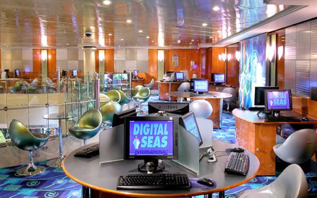 Imagen del Internet Café del barco Norwegian Dawn de Norwegian Cruise Line
