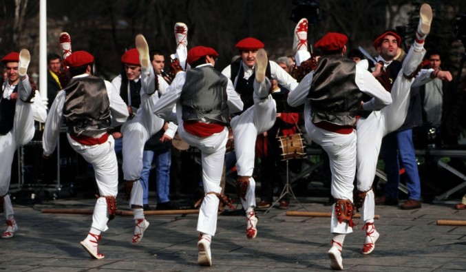 basque-country-cultura-tradicional-danzas